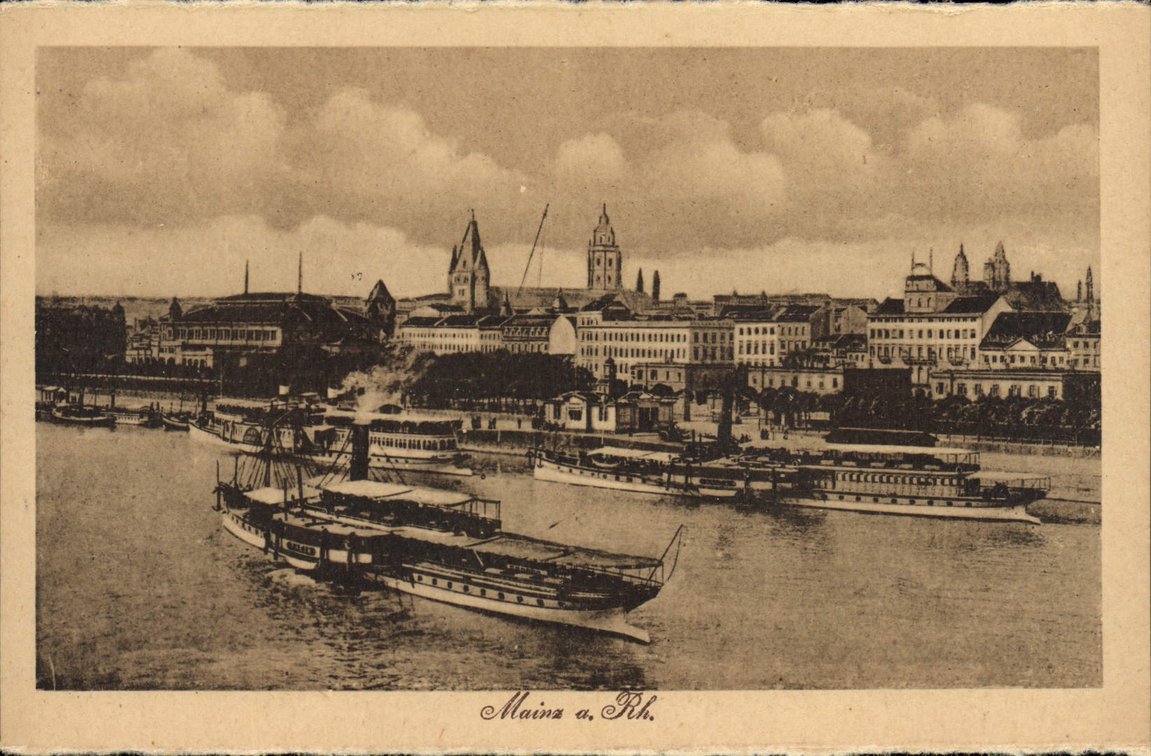 VINTAGE POSTCARD Mainz has Rh Boat