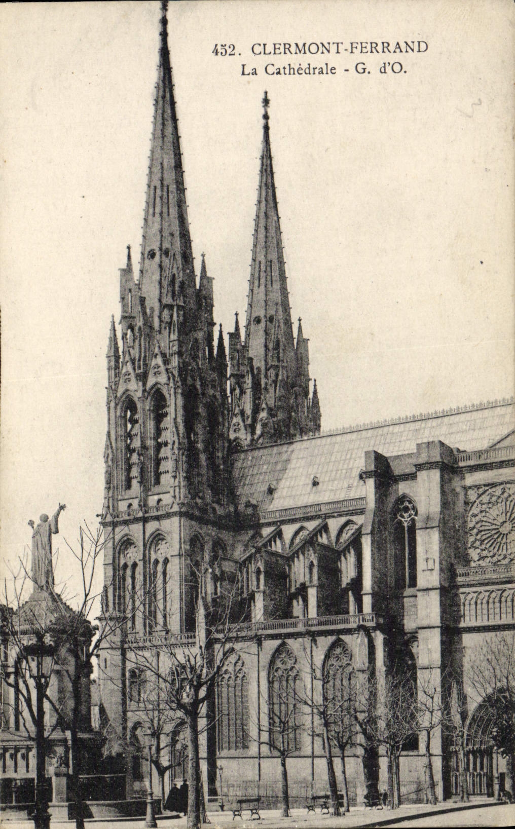 VINTAGE POSTCARD Clermont Ferrand the Cathedral