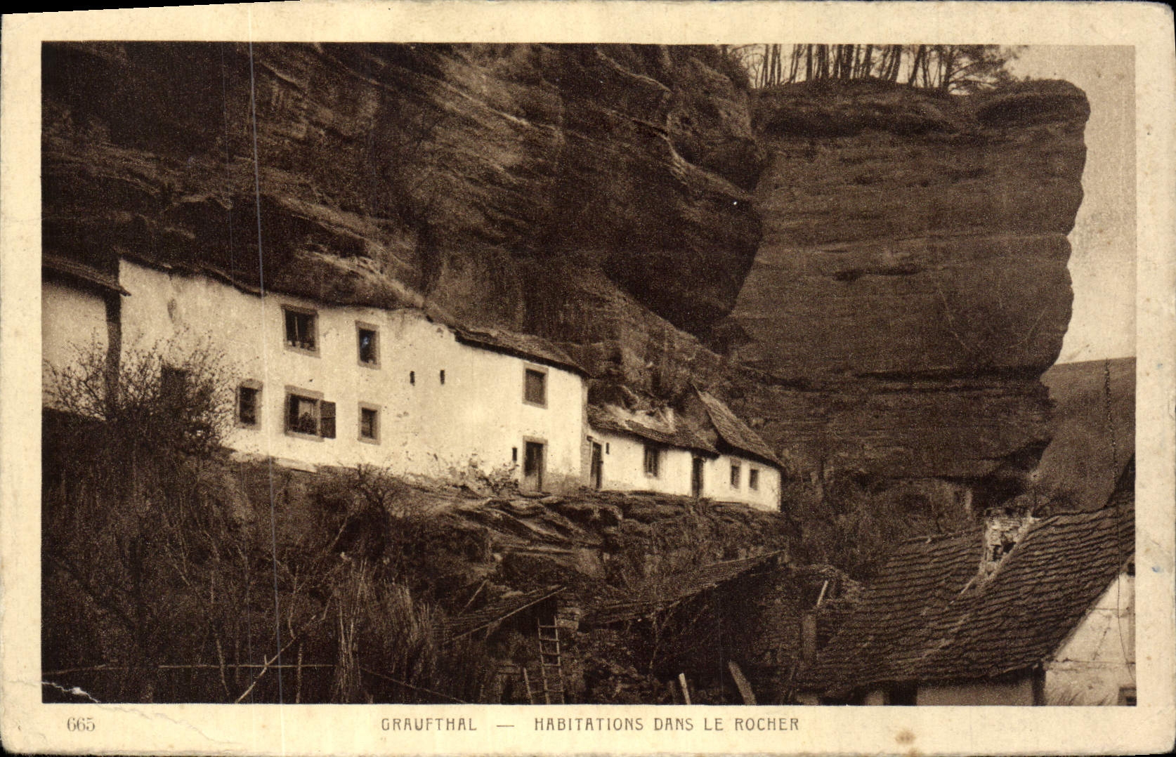 VINTAGE POSTCARD Graufthal Dwellings In the Rock