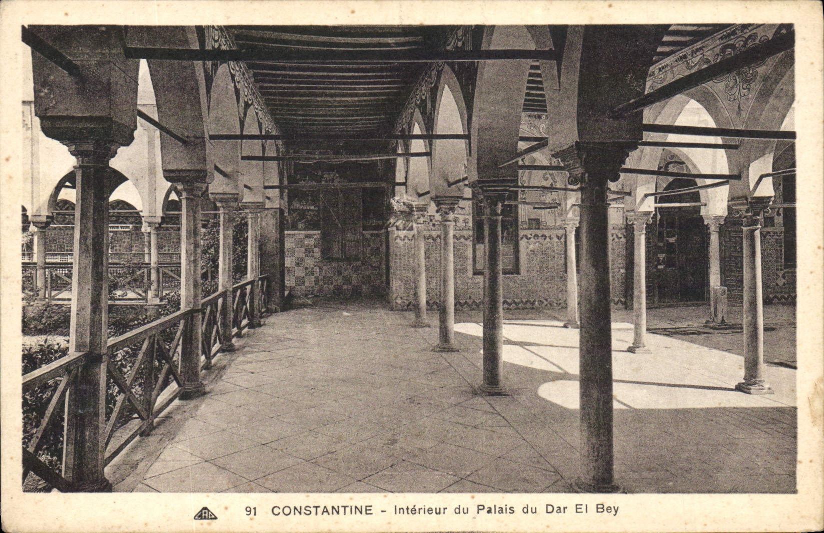 CPA Constantine Interieur du Palais du Dar El Bey