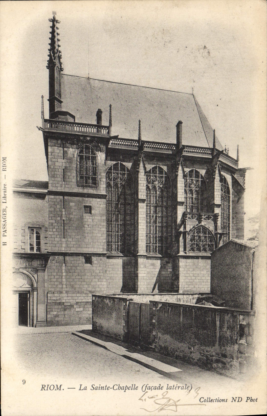 VINTAGE POSTCARD Riom Sainte the Vault