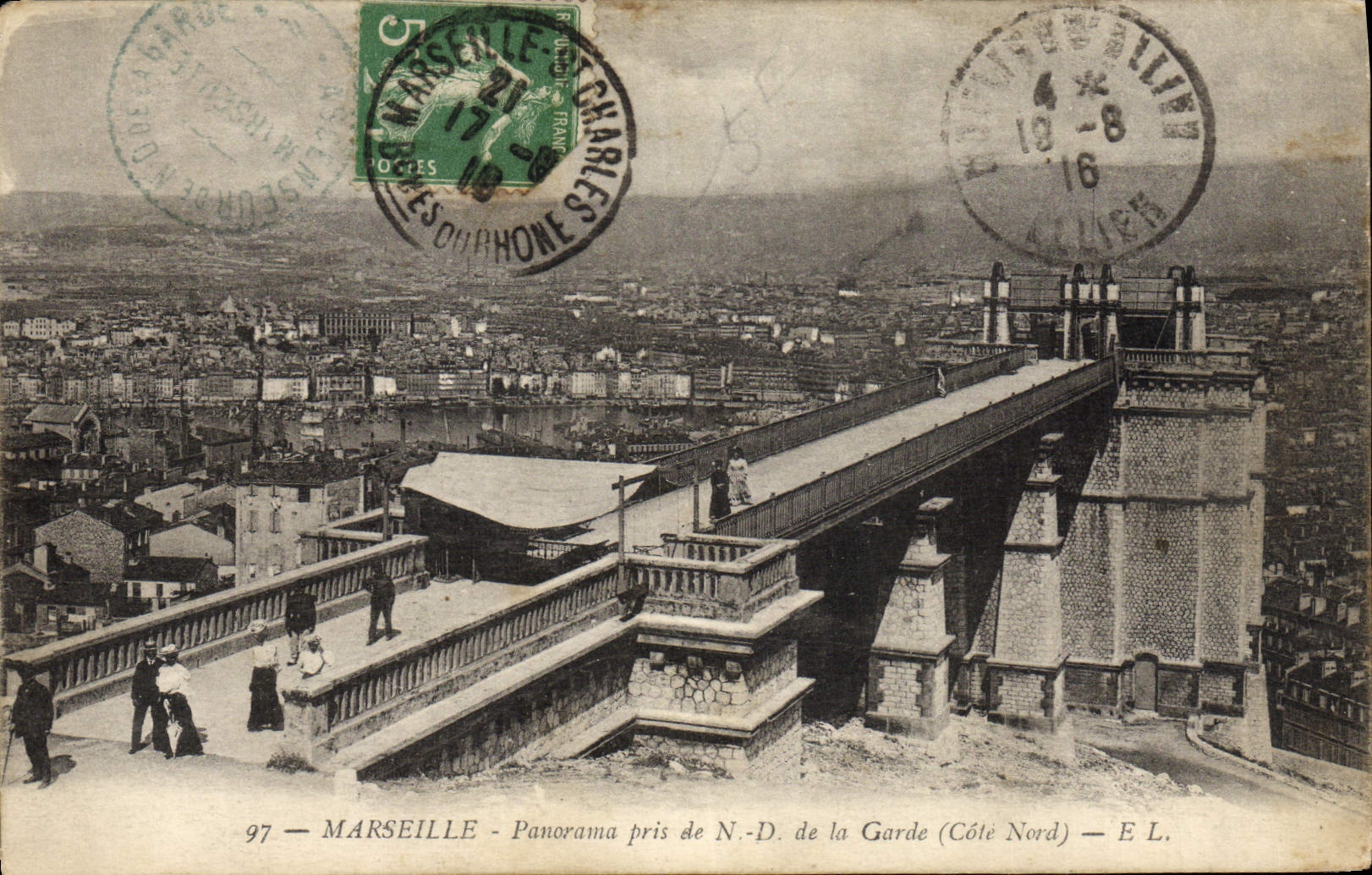 El panorama de Marsella de la POSTAL de la VENDIMIA tomado del ND del protector dimensiona norteño