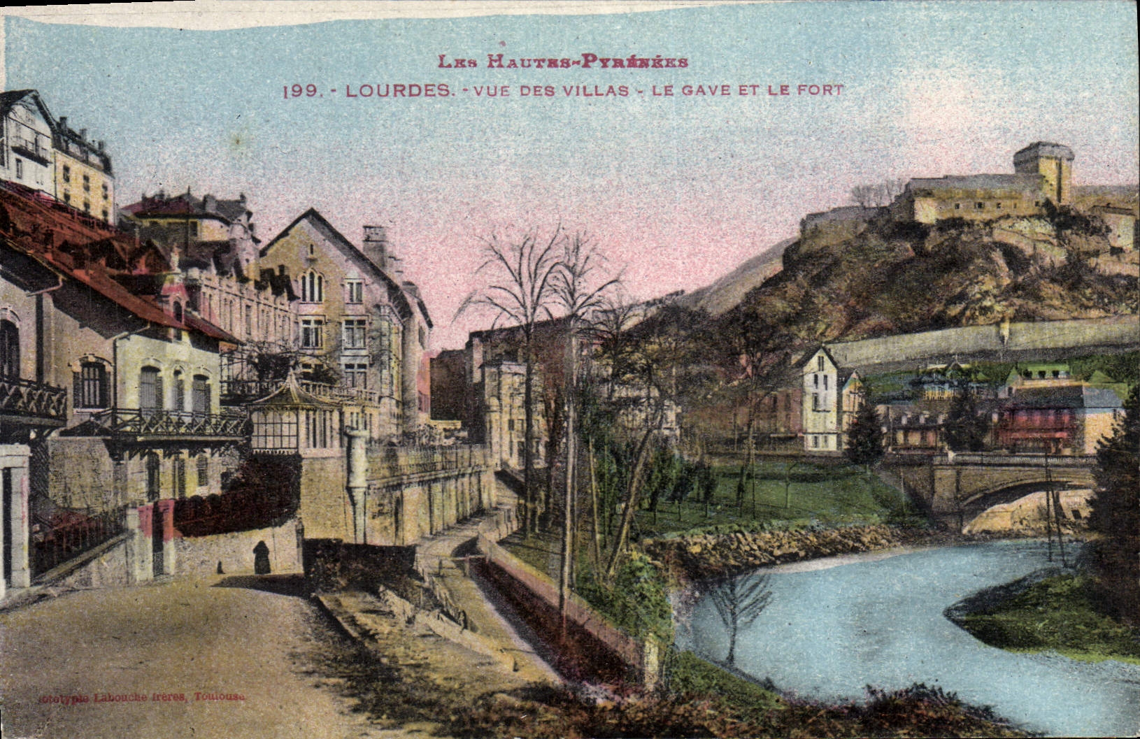 La vista pesada de la POSTAL de la VENDIMIA de los chalets dio y Fort