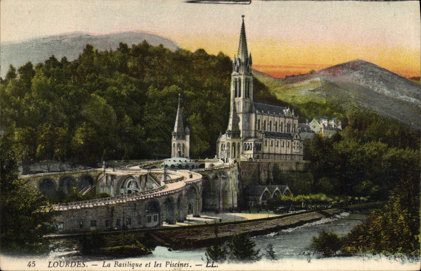 VINTAGE POSTCARD Heavy the Basilica and Swimming pools
