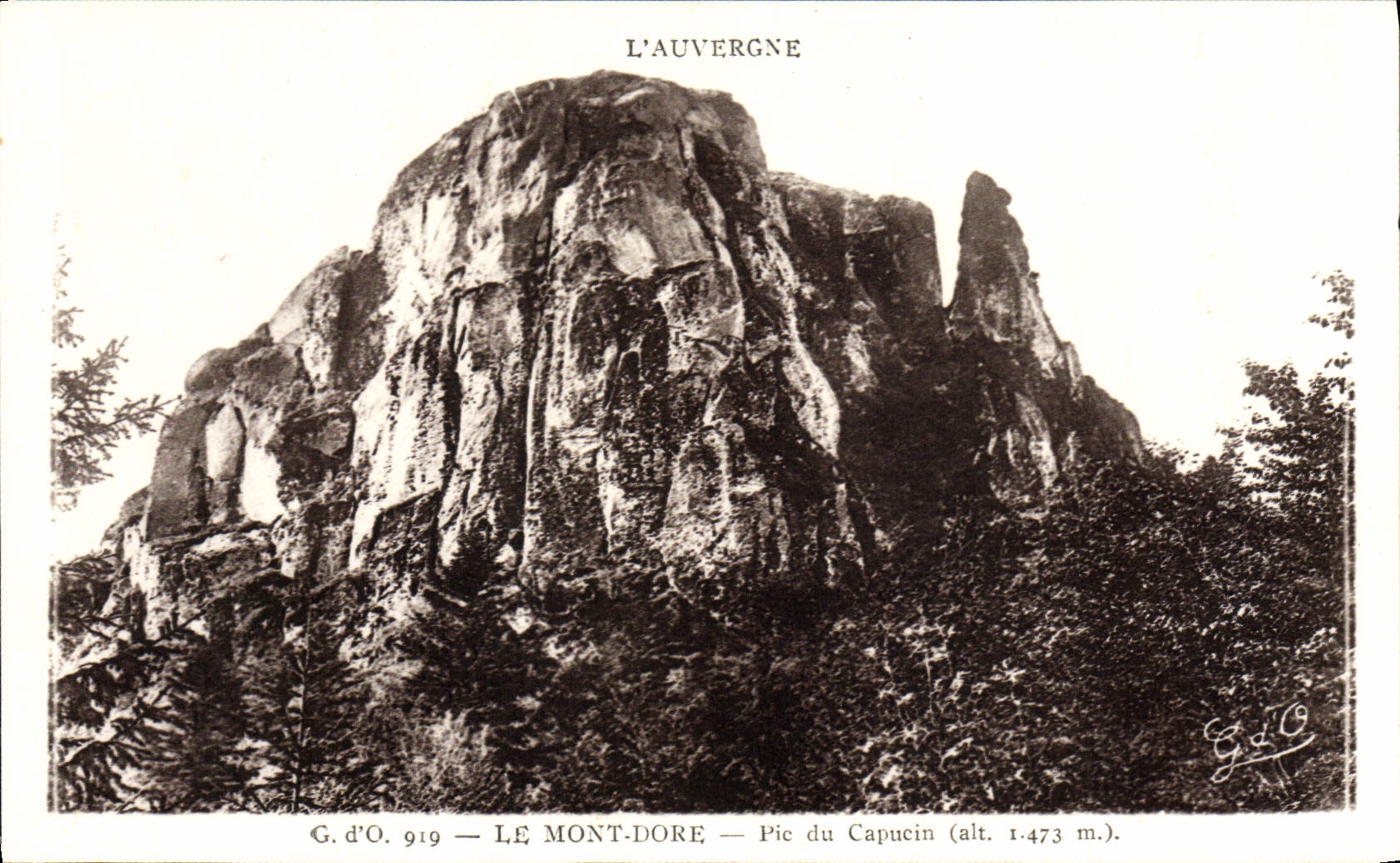 VINTAGE POSTCARD Auvergne the Mount Gilds Peak of the capuchin