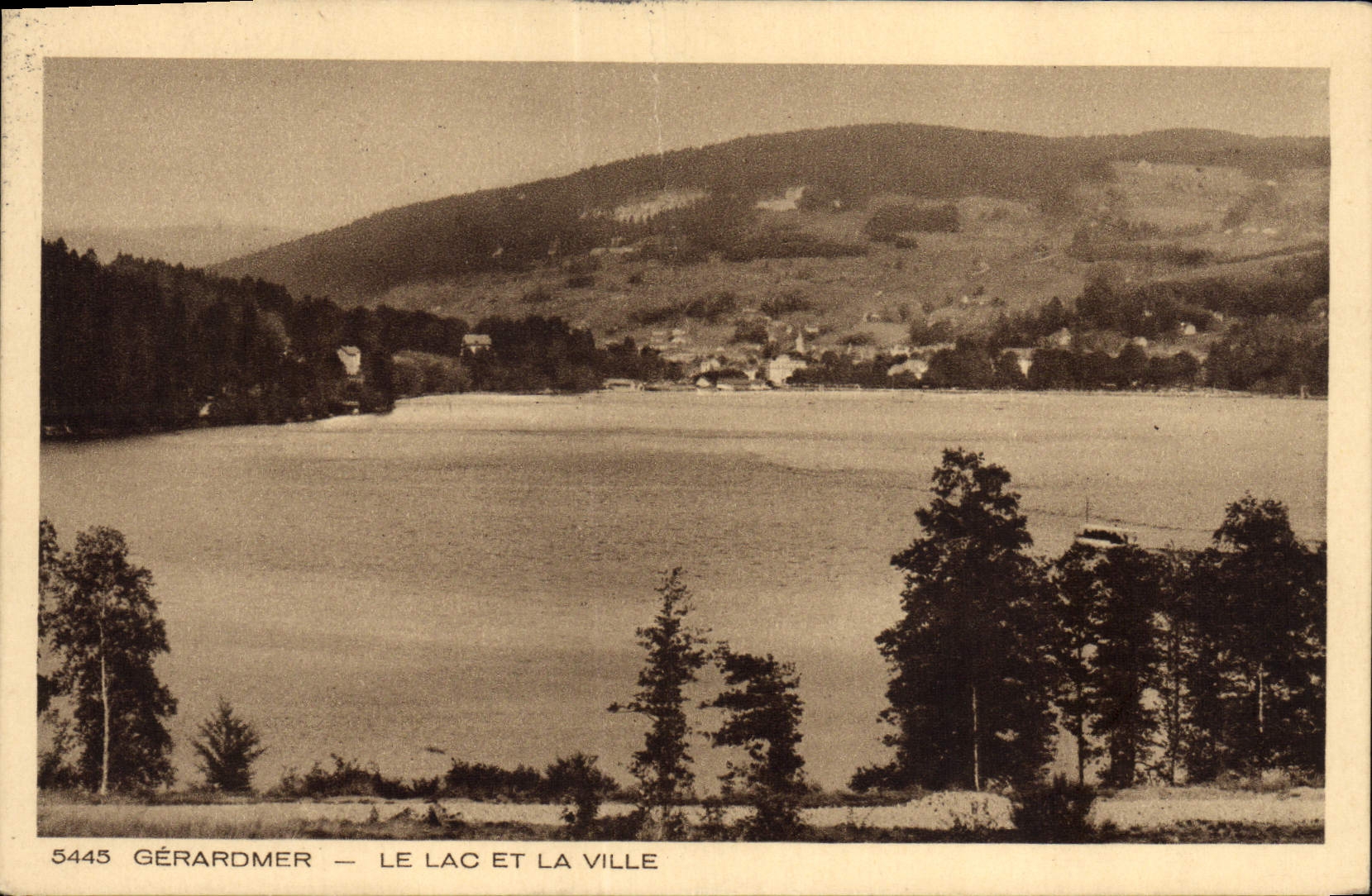 VINTAGE POSTCARD Geraromer the Lake And the City
