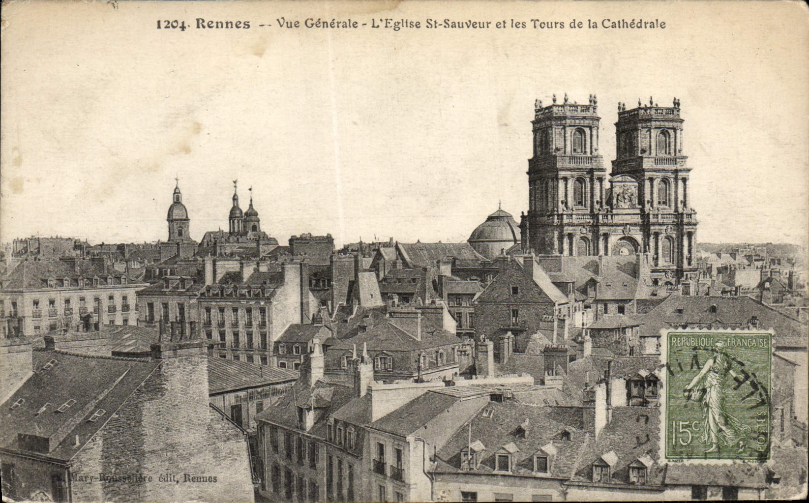 CPA Rennes Vue Generale L'Eglise St Sauveur et les tours de la cathedrale 