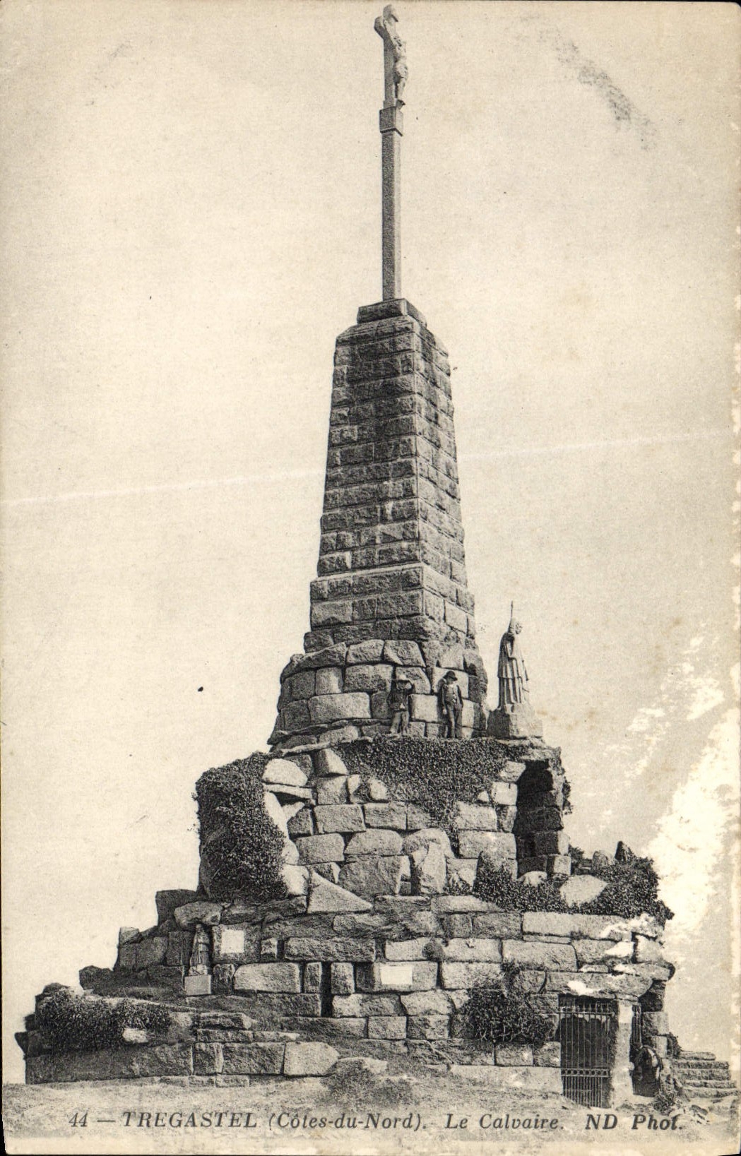 CPA Tregastel Le Calvaire