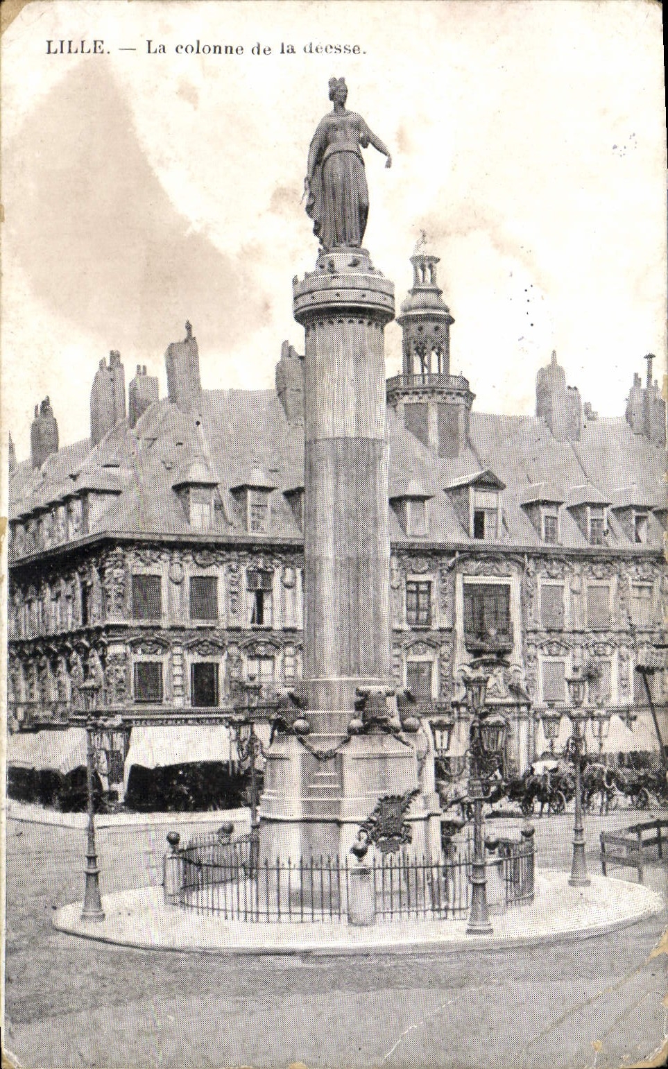 CPA Lille La Colonne de la Deesse