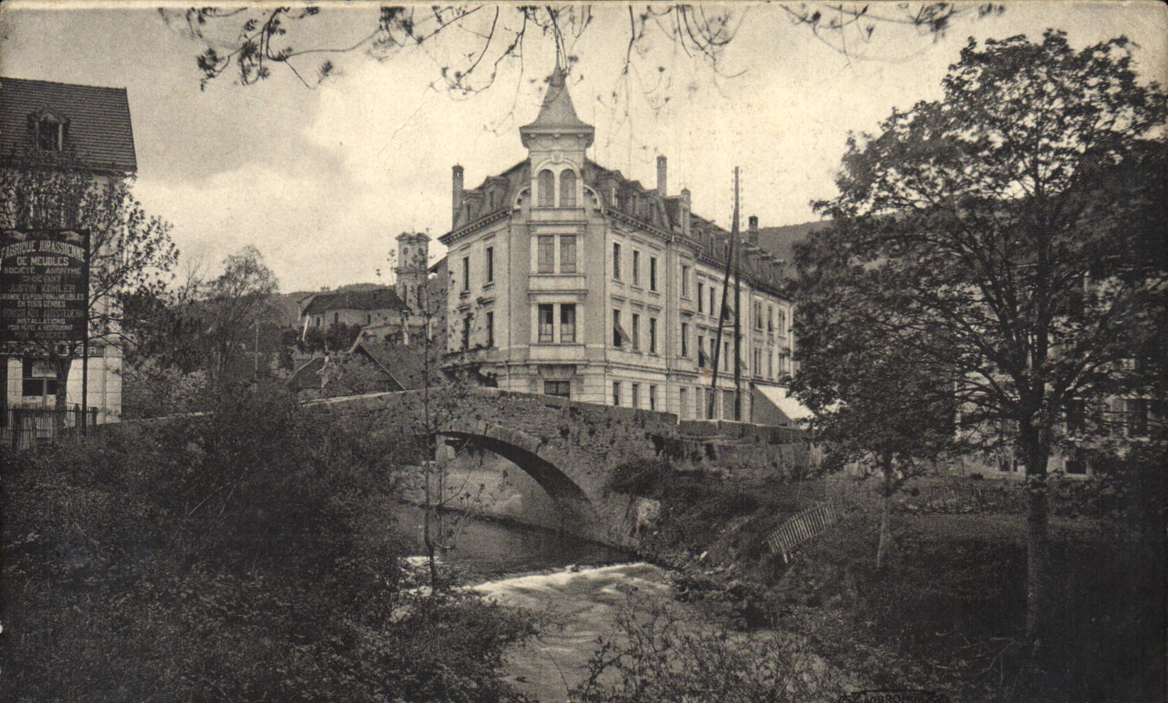 VINTAGE POSTCARD Village