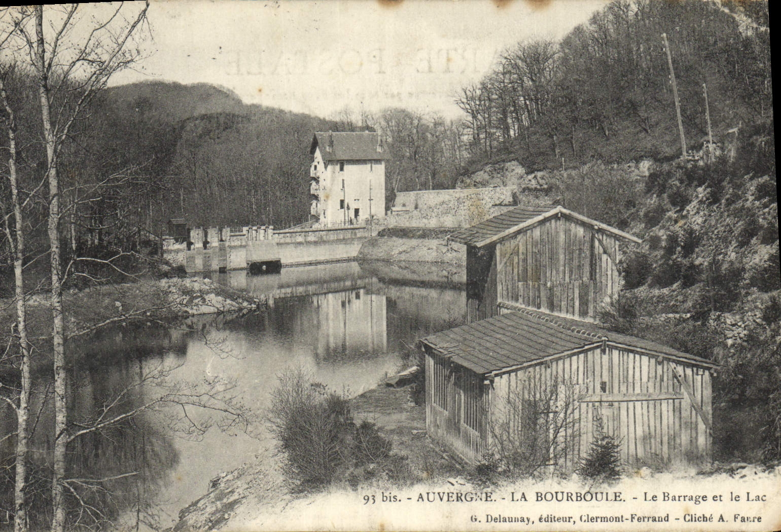 VINTAGE POSTCARD Auvergne Bourboule Stopping and the lake