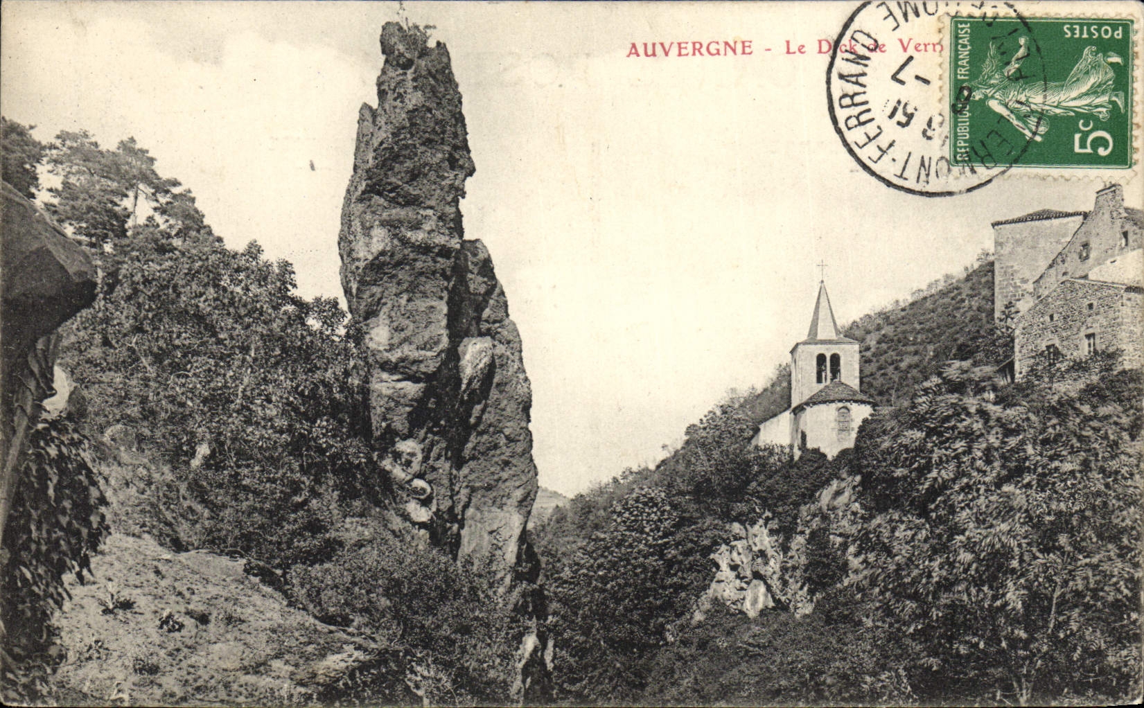 VINTAGE POSTCARD Auvergne Dick