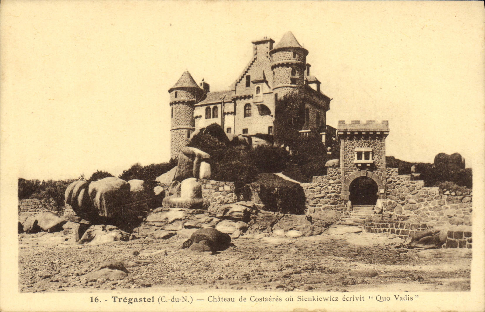 CPA Tregastel Chateau de Costares ou Sienkiewicz ecrivit Quo Vadis