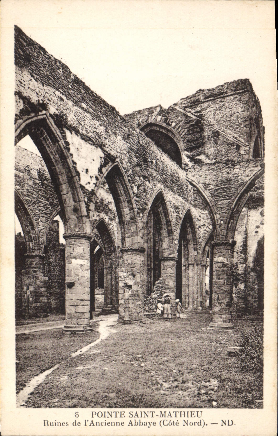 CPA Pointe Saint Mathieu Ruines de L'Ancienne Abbaye