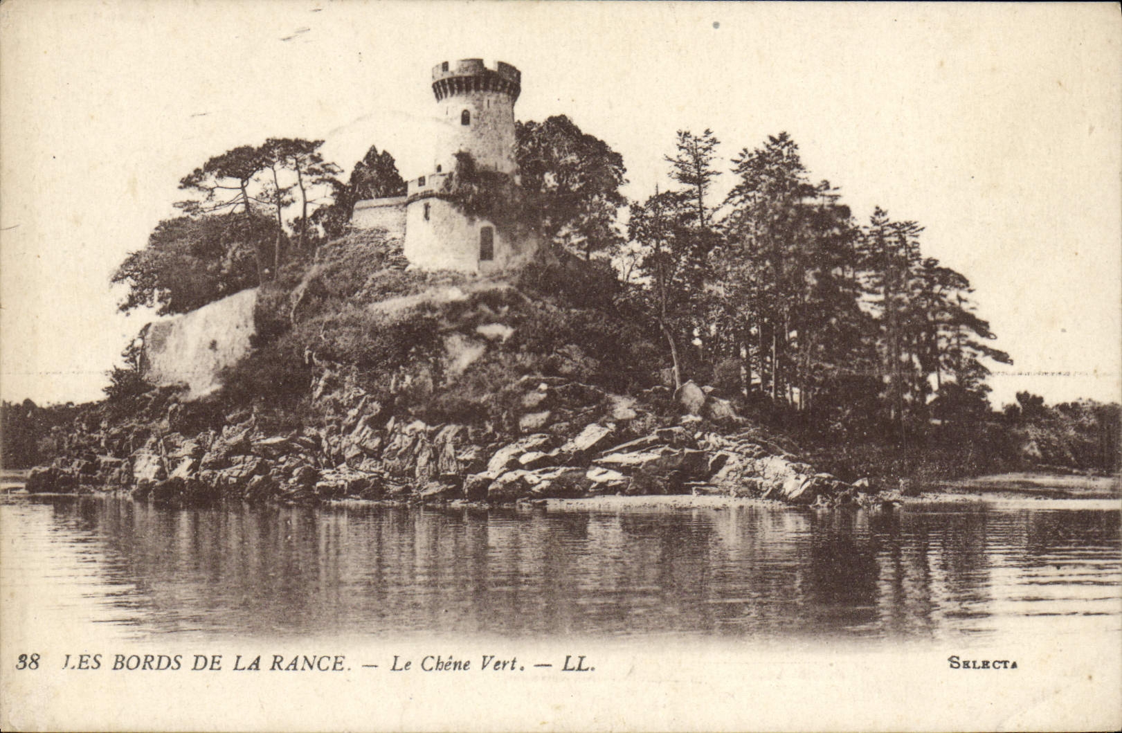 CPA Les Bords De La Rance Le Chene Vert