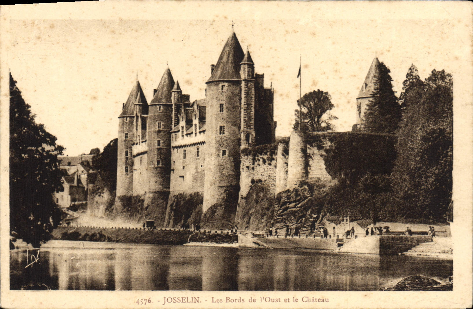 CPA Josselin Le Bords de L'Oust et le Chateau