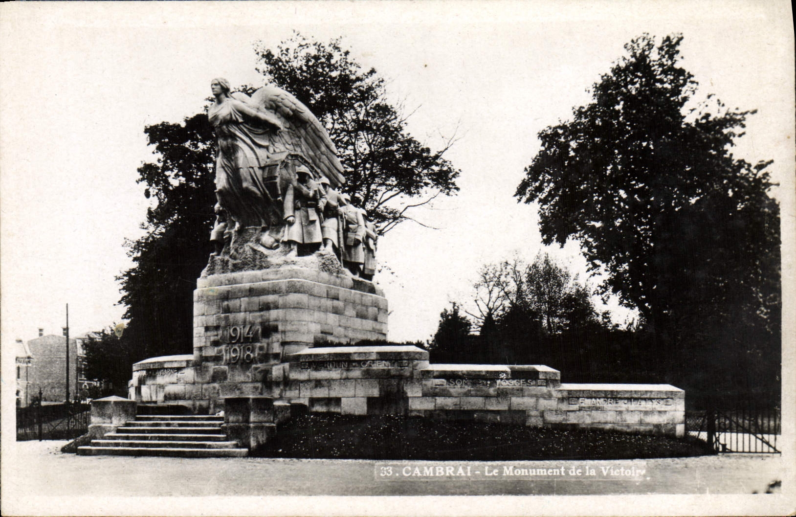 MODERN CARD Cambric the Monument of Victore