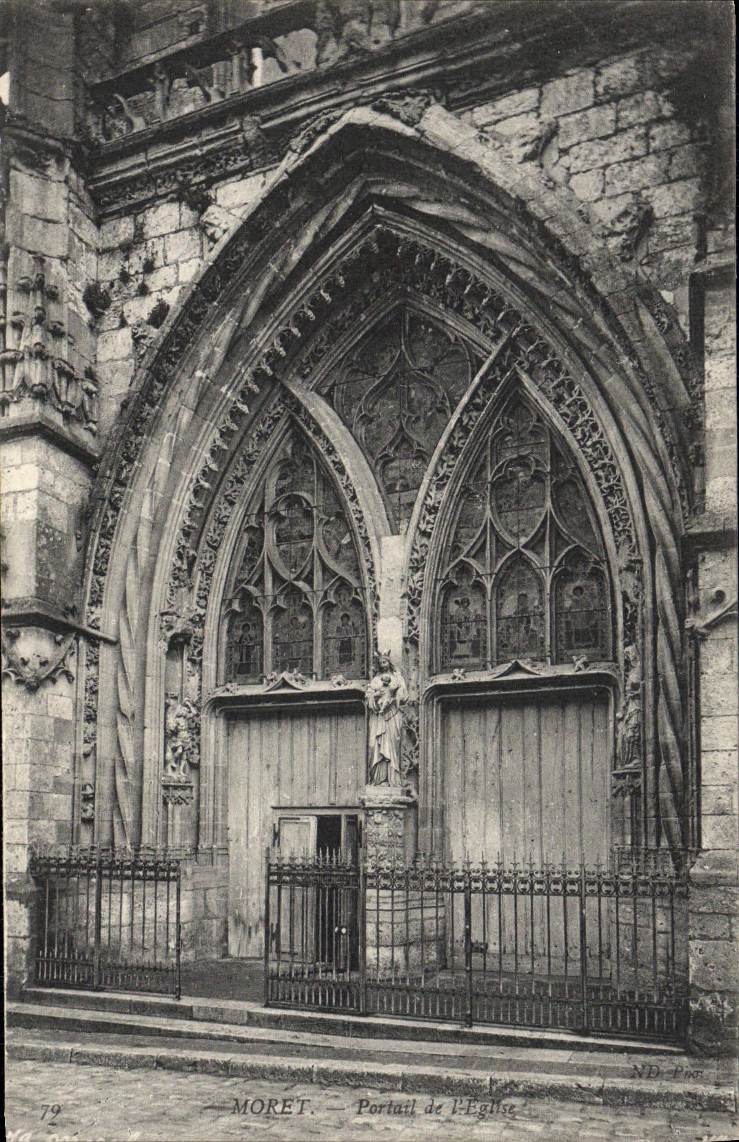 VINTAGE POSTCARD Moret Gate of the church