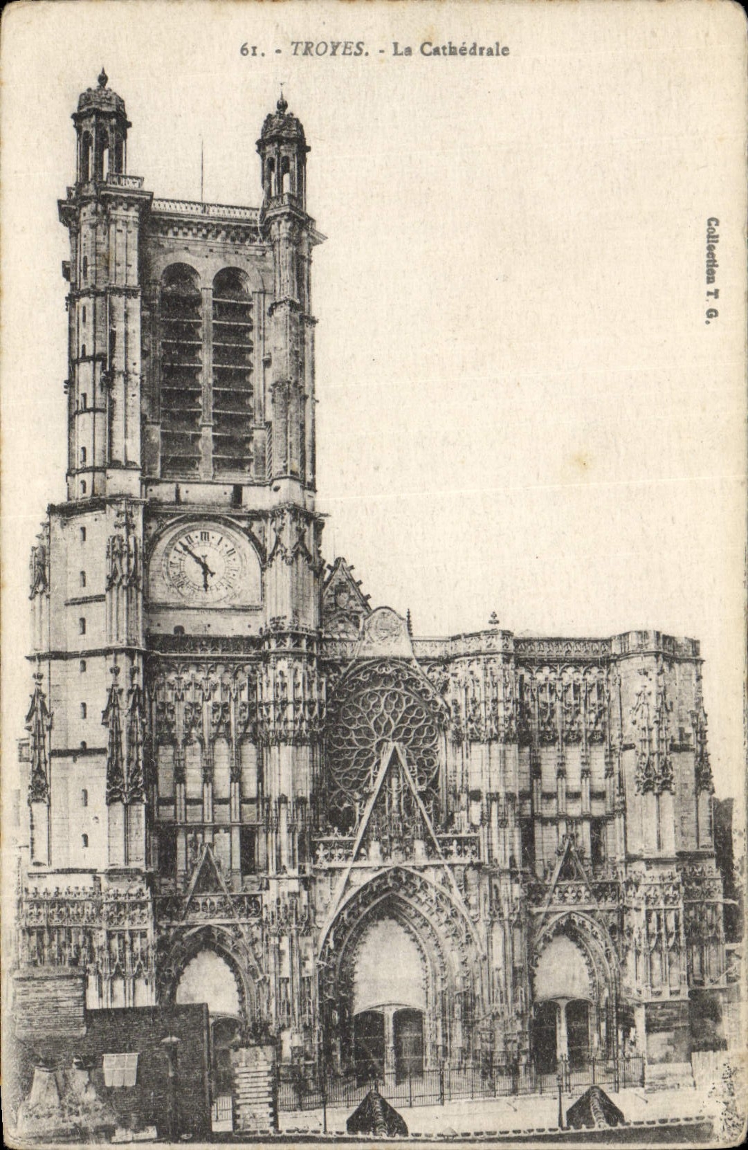 VINTAGE POSTCARD Troyes the Cathedral