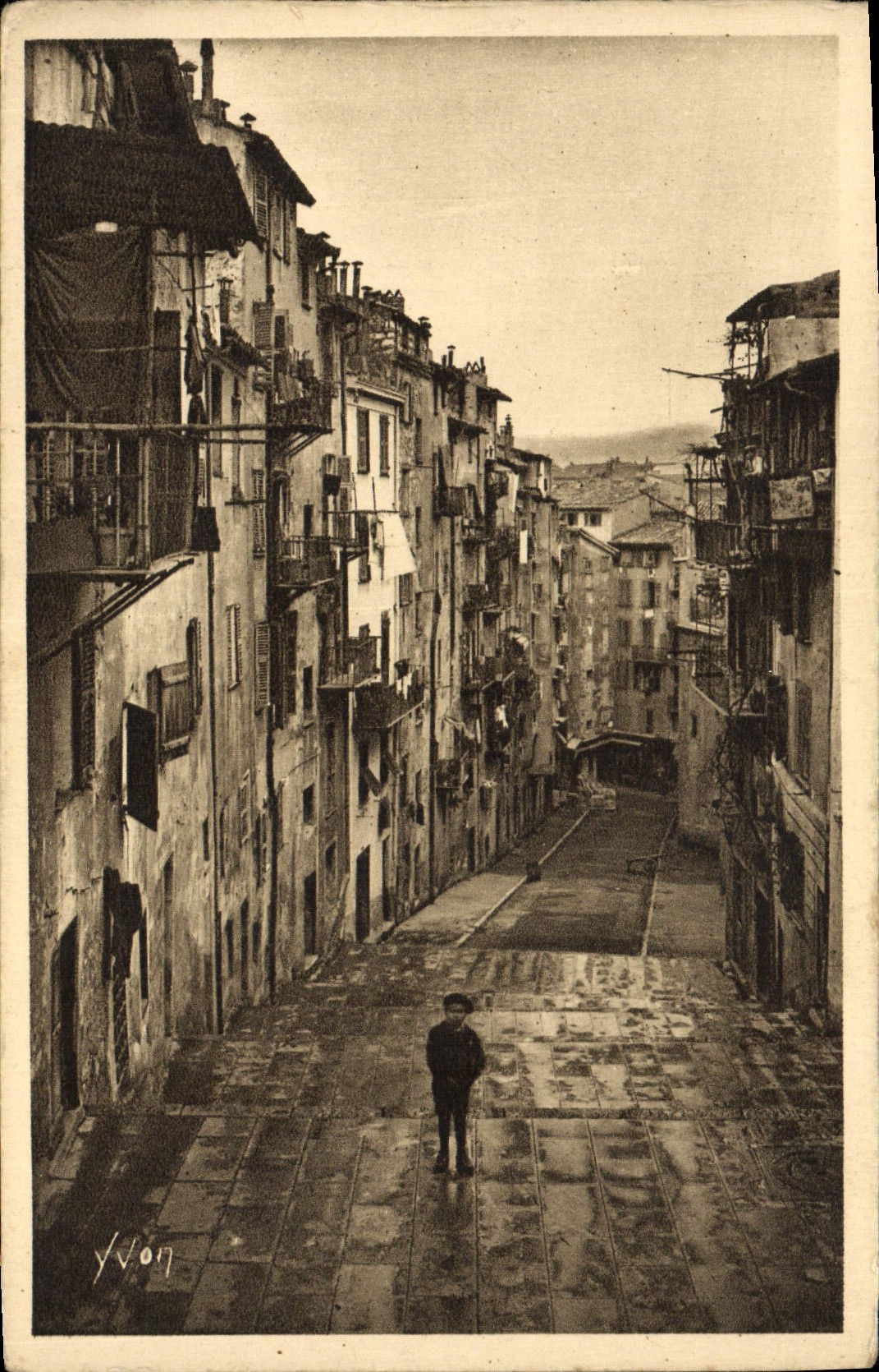 VINTAGE POSTCARD Nice Old Street Child
