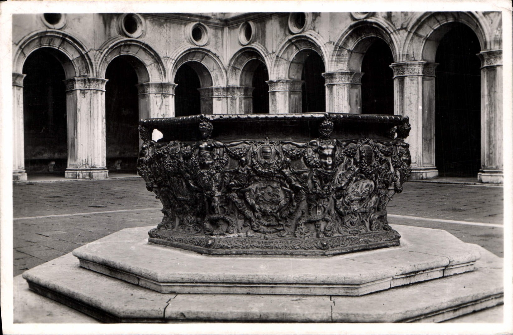 CPA Venezia Palazzo Ducale Pozzo net cortile