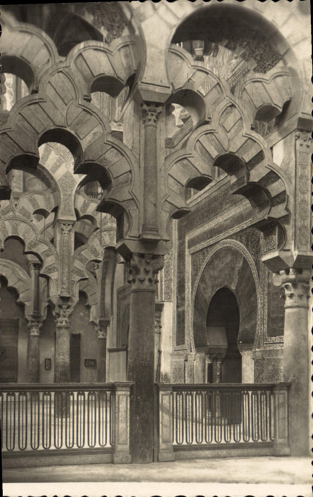 CPA Cordoba Mezquita Catedral Columnas del Mihrab