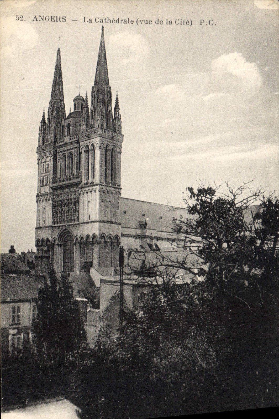 VINTAGE POSTCARD Angers the Cathedral