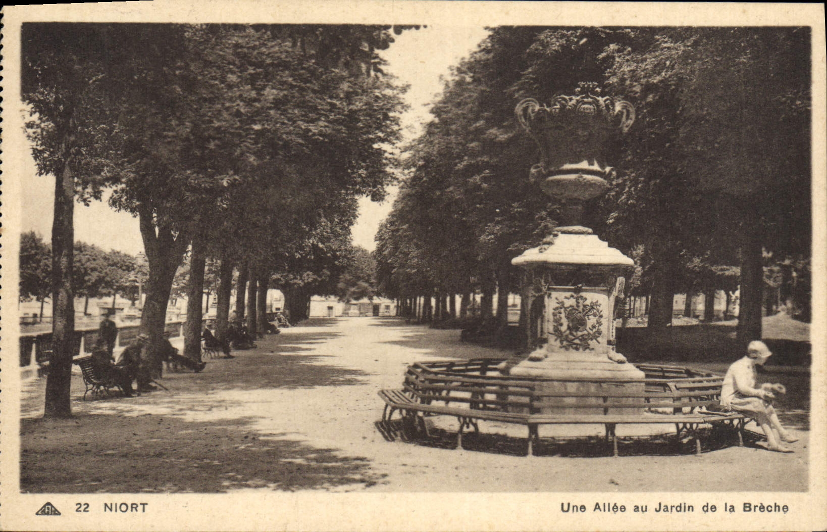CPA Niort Une Allee Au Jardin De La breche