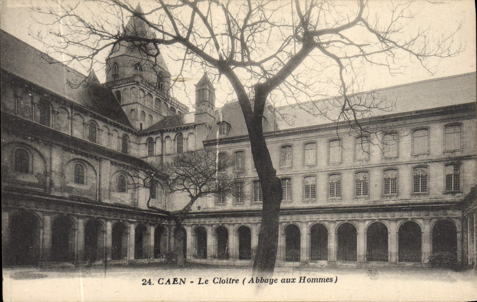 CPA Caen Le Cloitre Abbaye aux hommes