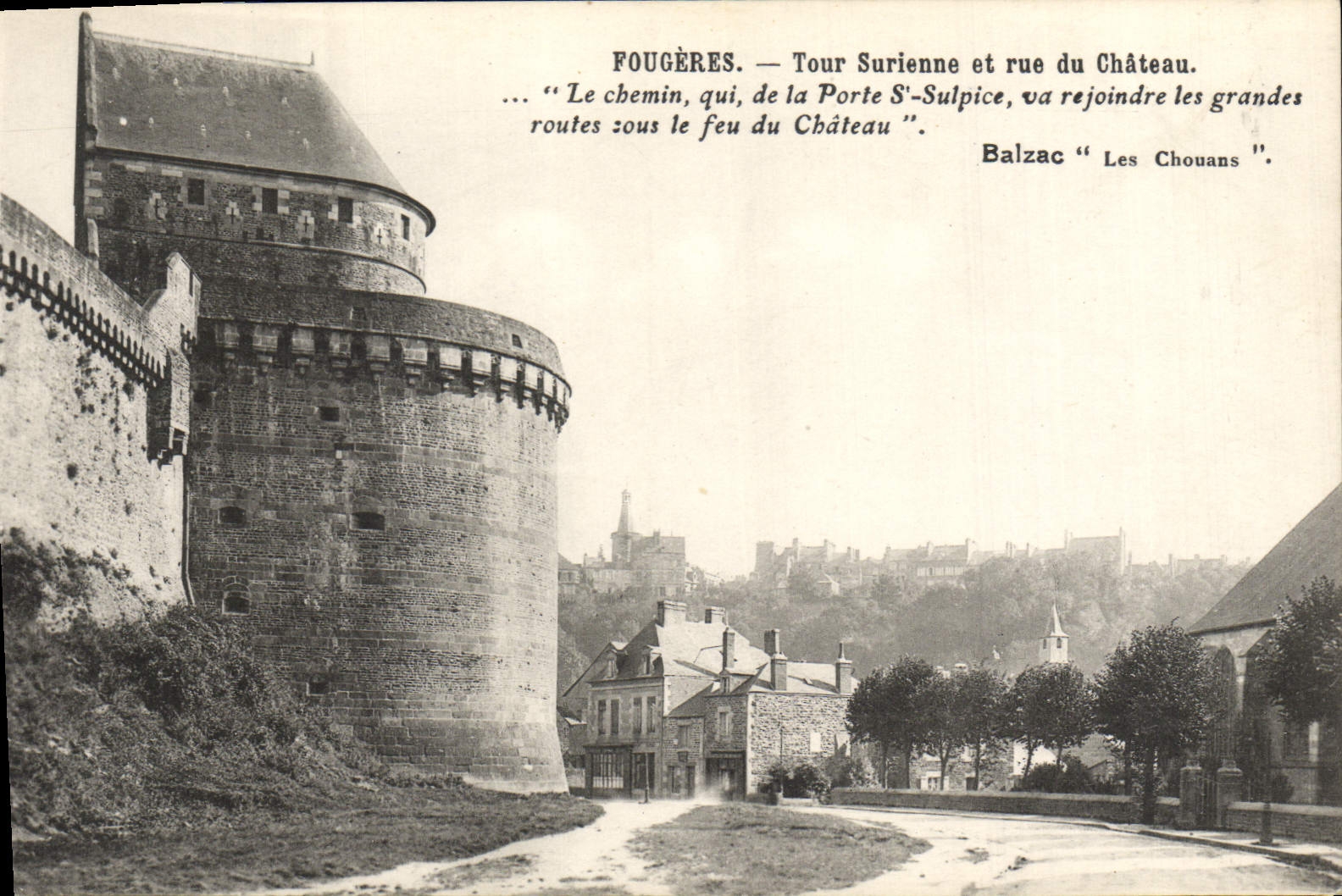 CPA Fougeres Tour Surienne et rue du Chateau