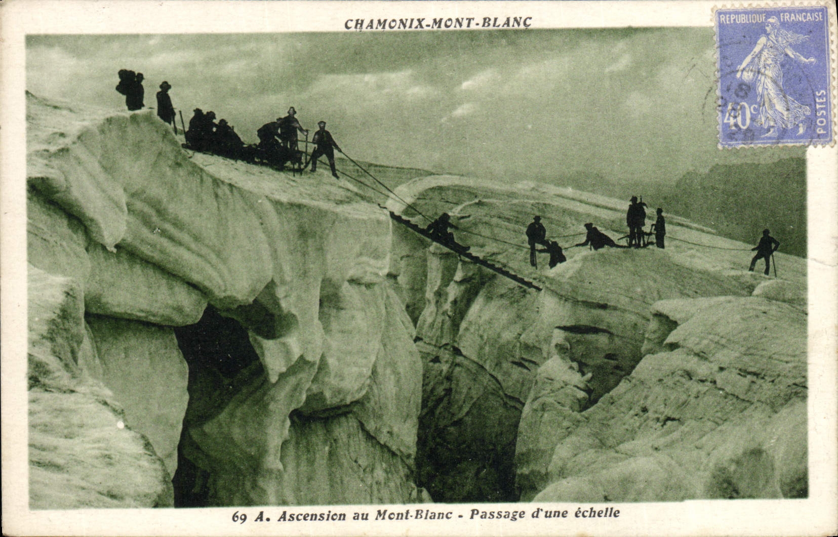 CPA Chamonix Mont Blanc Ascension du Mont Blanc Passage d'une echelle Alpinisme