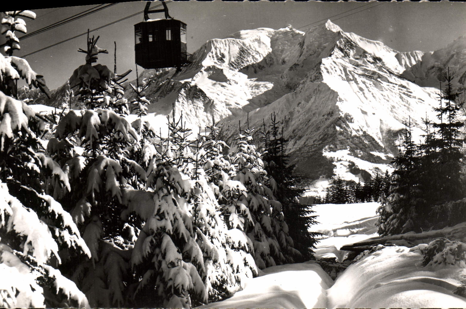 MODERN CARD Teleferic with the country of Mont Blanc