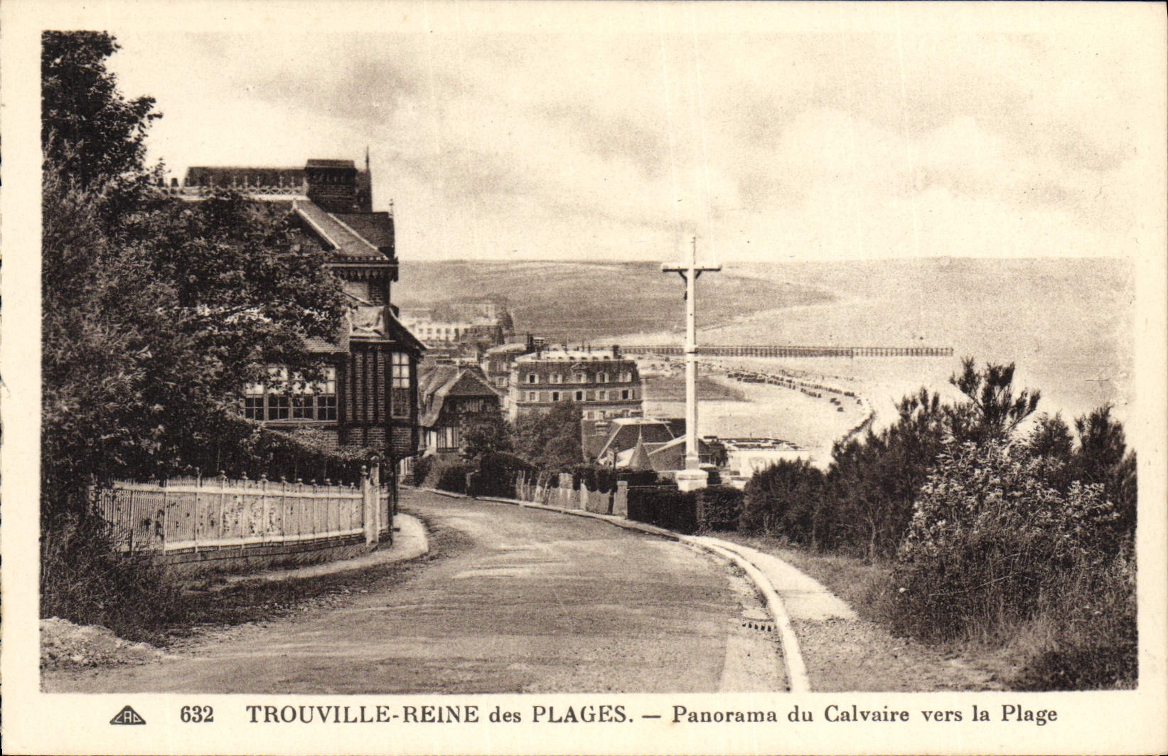 Reina de Trouville de la POSTAL de la VENDIMIA del panorama de las playas del martirio hacia la playa