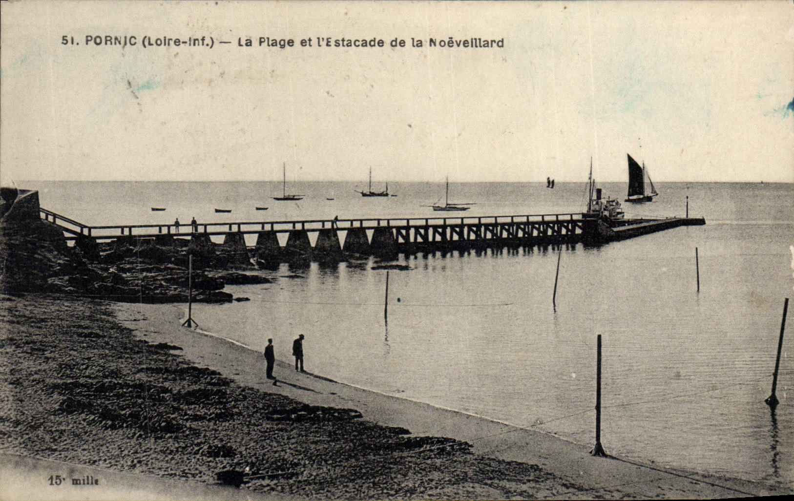 CPA Pornic La Plage et l'Estacade de la Noeveillard Bateau