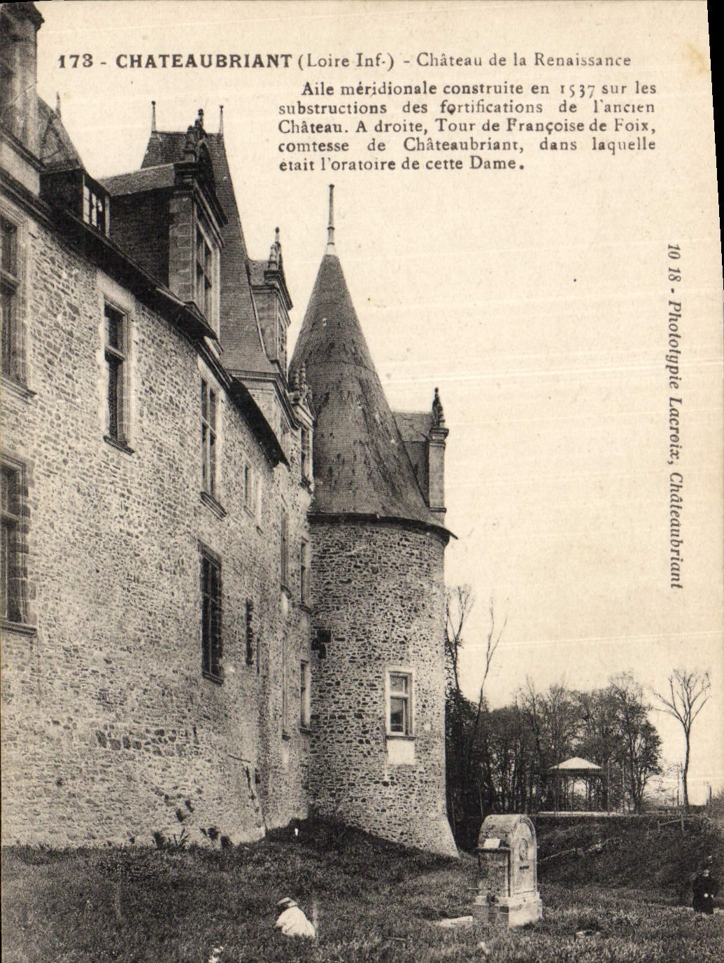 VINTAGE POSTCARD Chateaubriant Castle of Renaissance