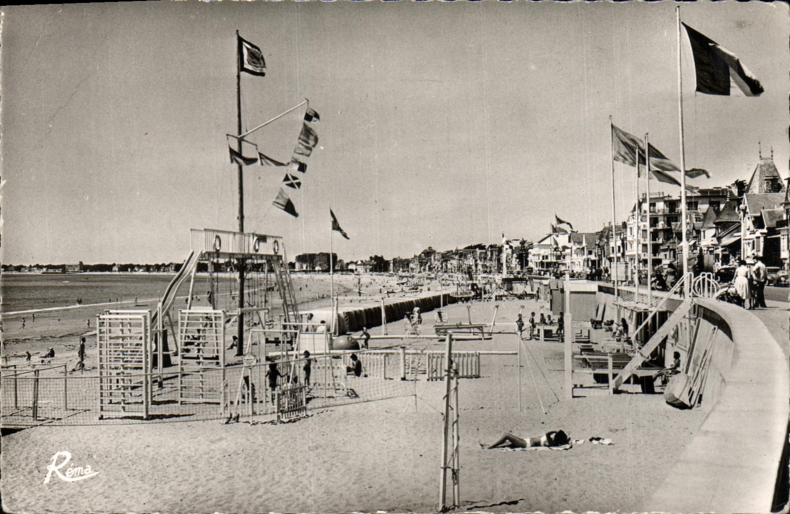 MODERN CARD La Baule the Beach Volleyball Ball Volley ball