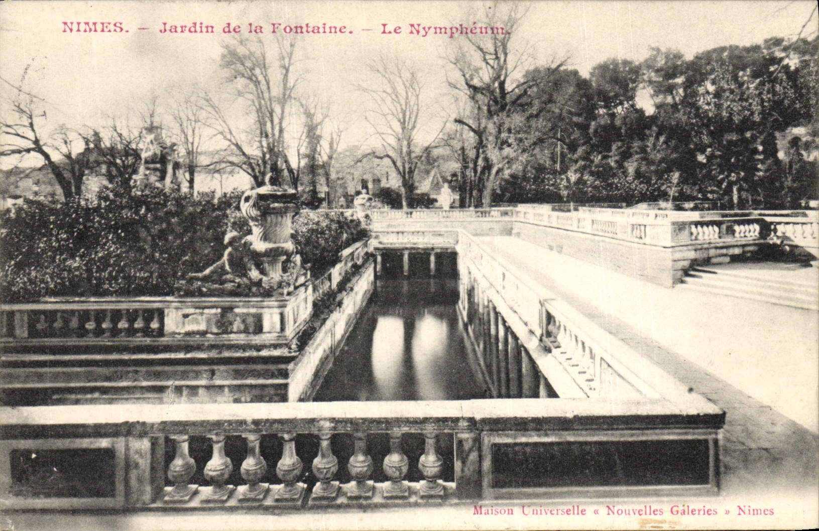 CPA Nimes Jardin de la Fontaine 