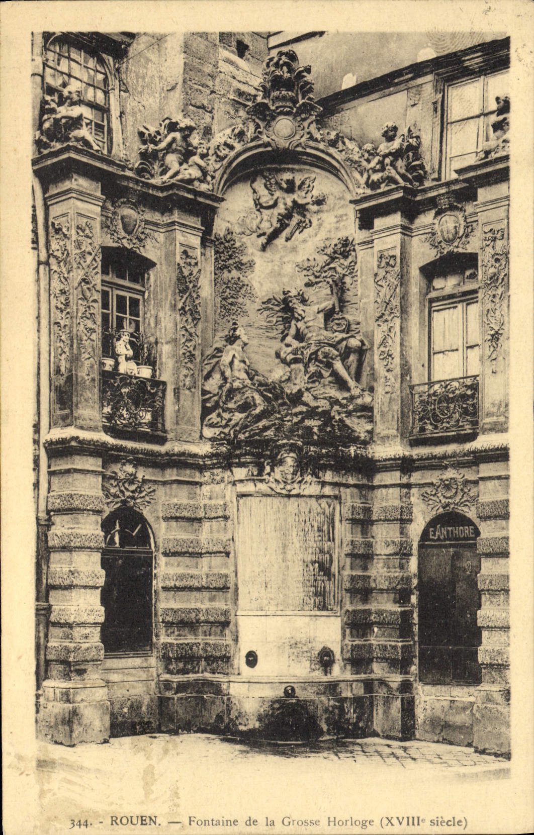 Fuente de Ruán de la POSTAL de la VENDIMIA del reloj grande