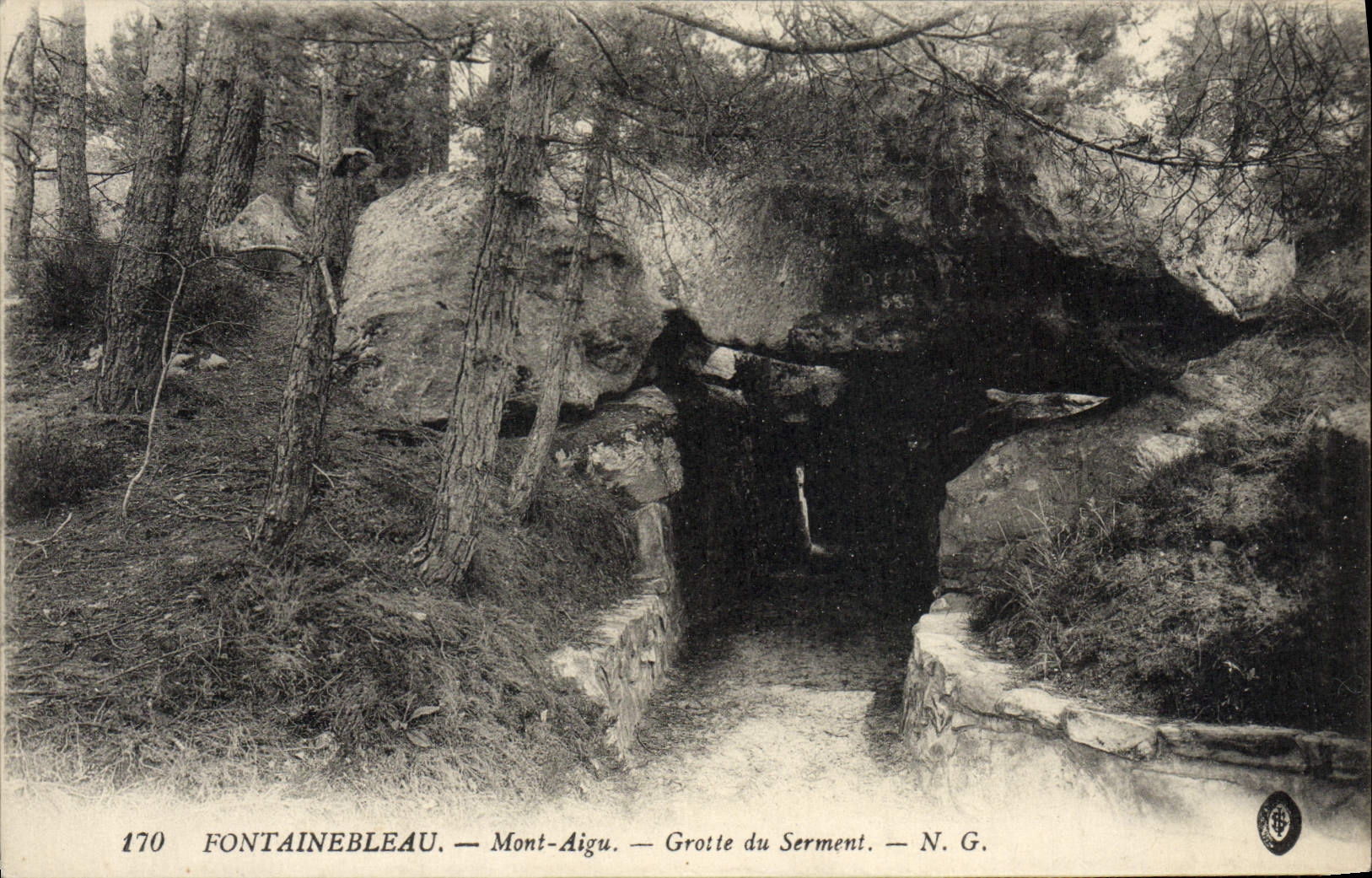 VINTAGE POSTCARD Fontainebleau Acute Mount Cave of the oath
