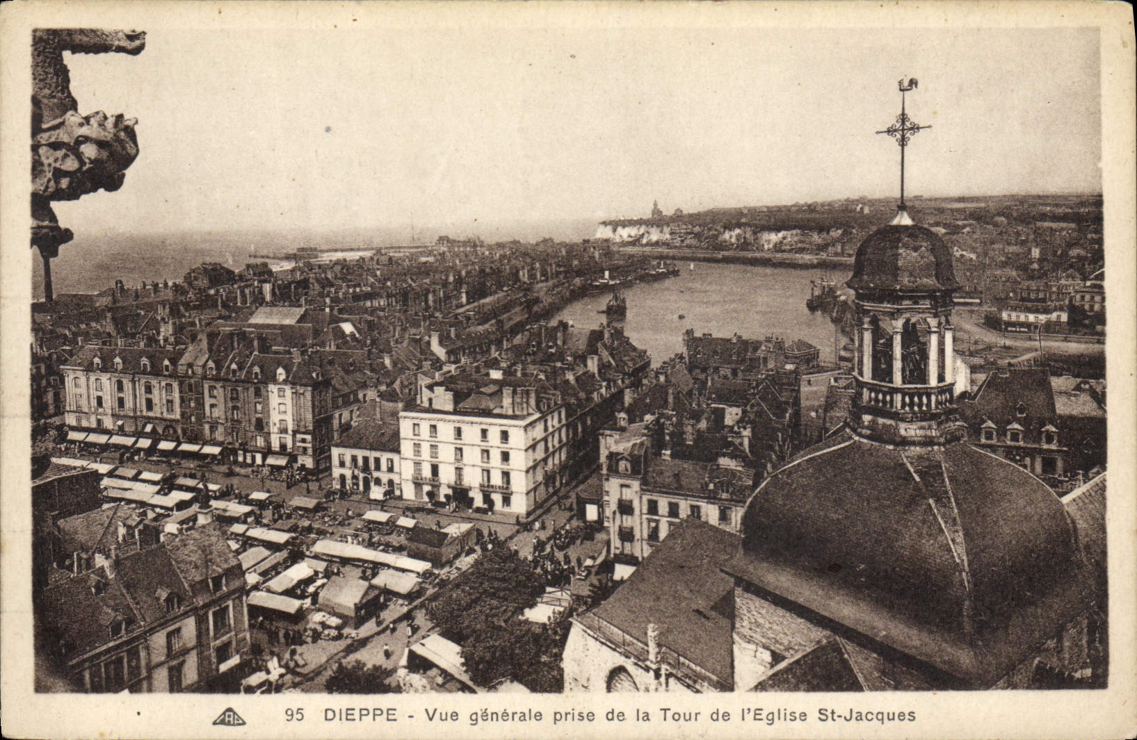 Opinión de Dieppe de la POSTAL de la VENDIMIA tomada de la torre del St Jacques de la iglesia