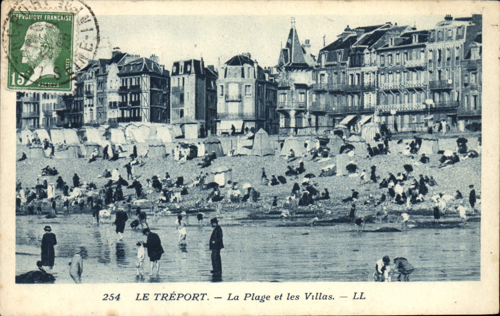 VINTAGE POSTCARD Treport the Beach and Villas