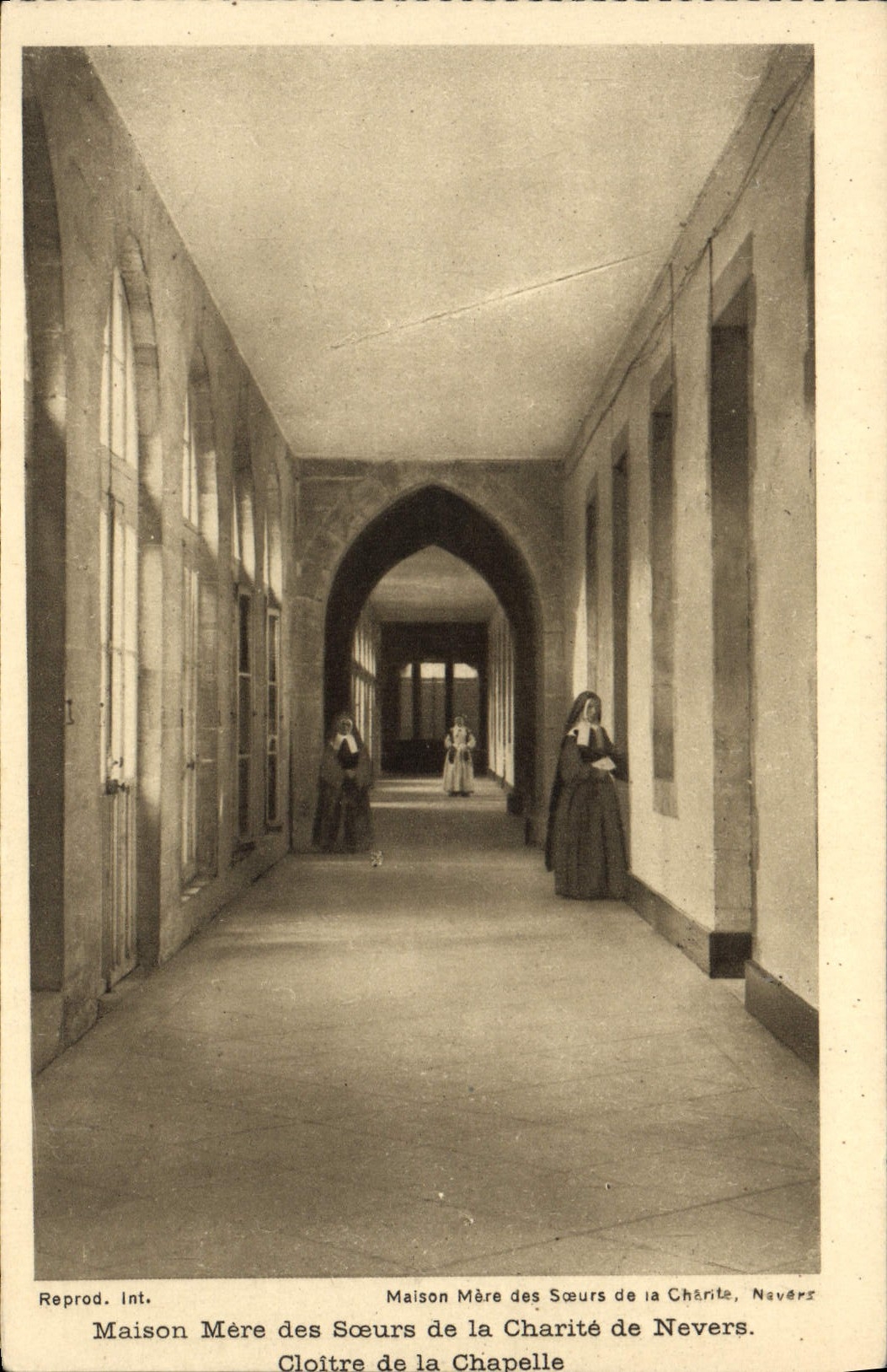 Oficina central de la POSTAL de la VENDIMIA de las hermanas de la caridad del claustro de Nevers de la cámara acorazada