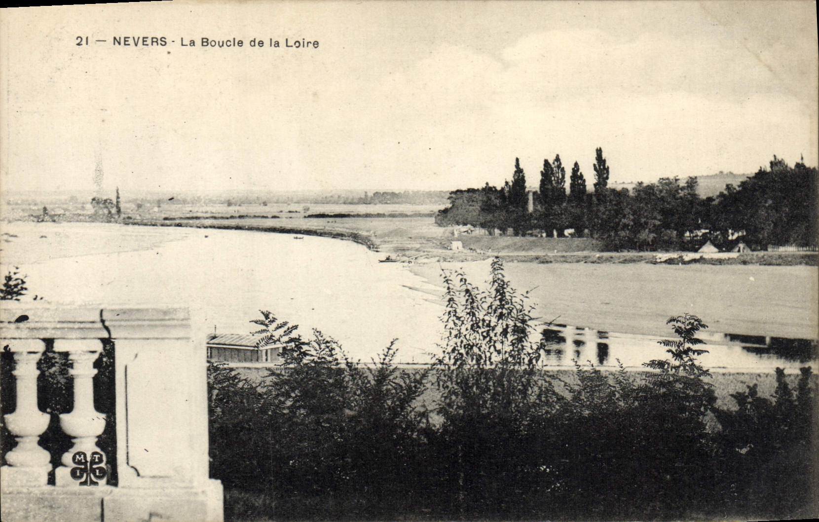 POSTAL Nevers de la VENDIMIA el lazo del Loire