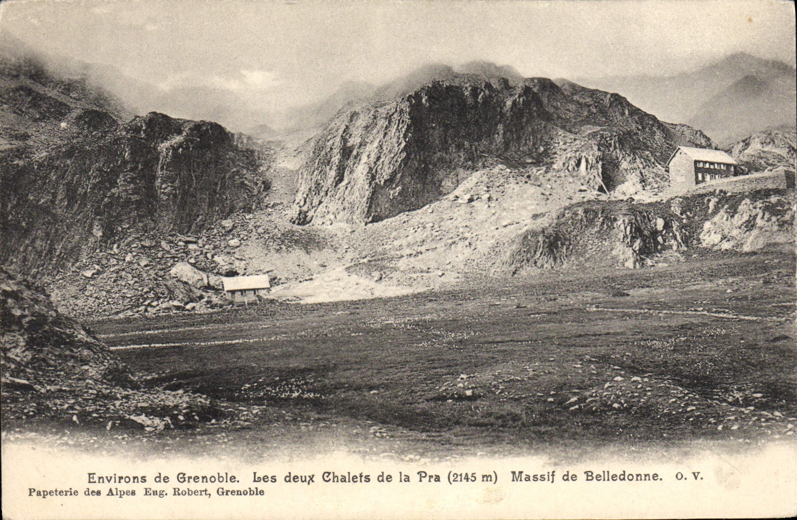 CPA Environs de Grenoble Les Deux Chalefs de la Pra Massif de Belledonne