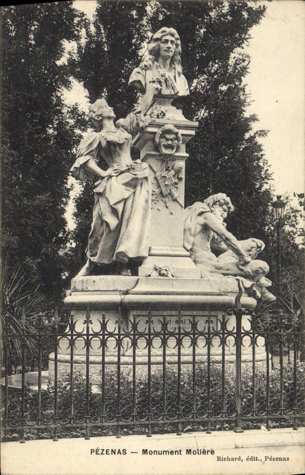 CPA Pezenas Monument Moliere