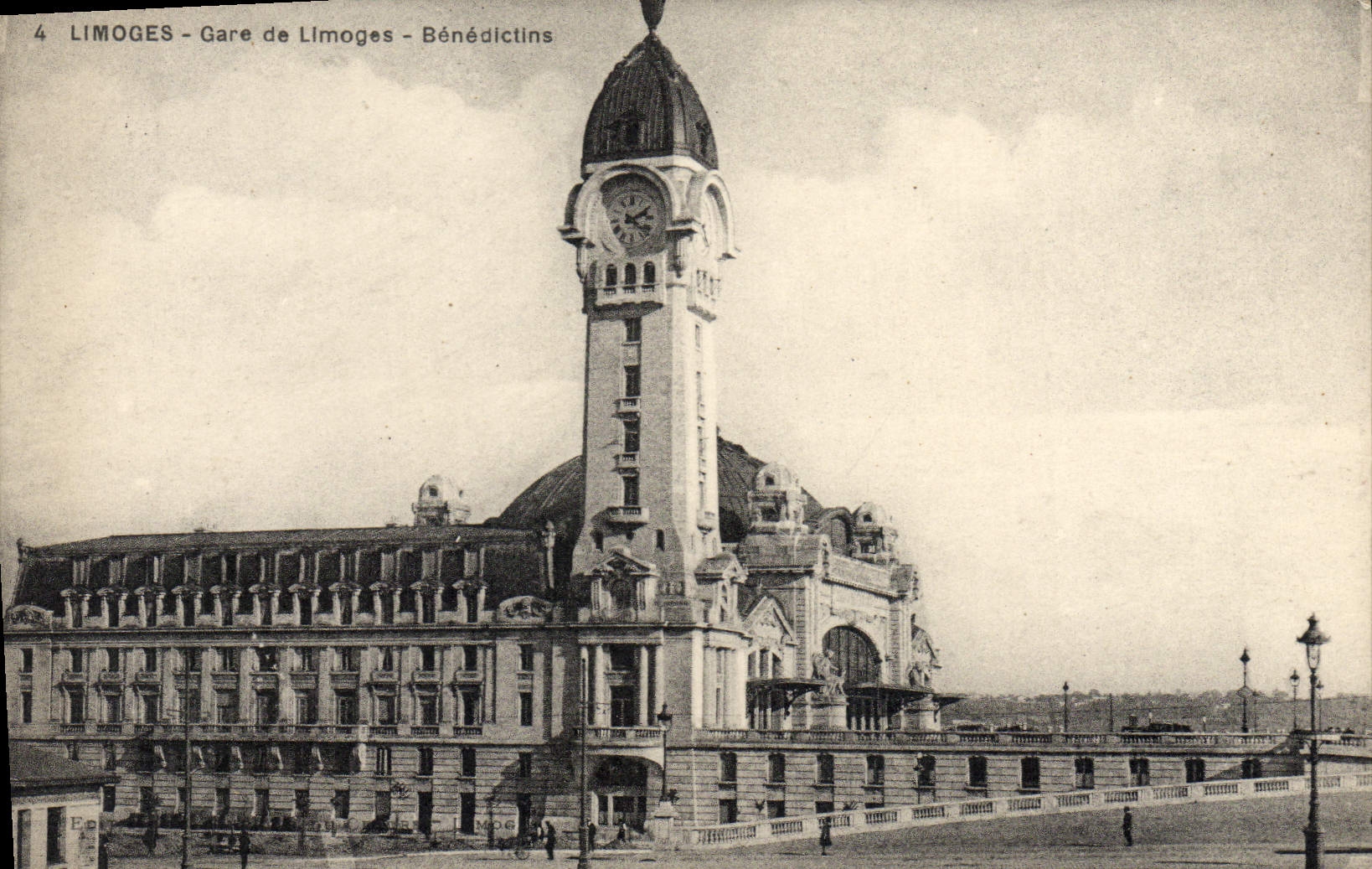 VINTAGE POSTCARD Limoges Parks of Limoges Benedictins