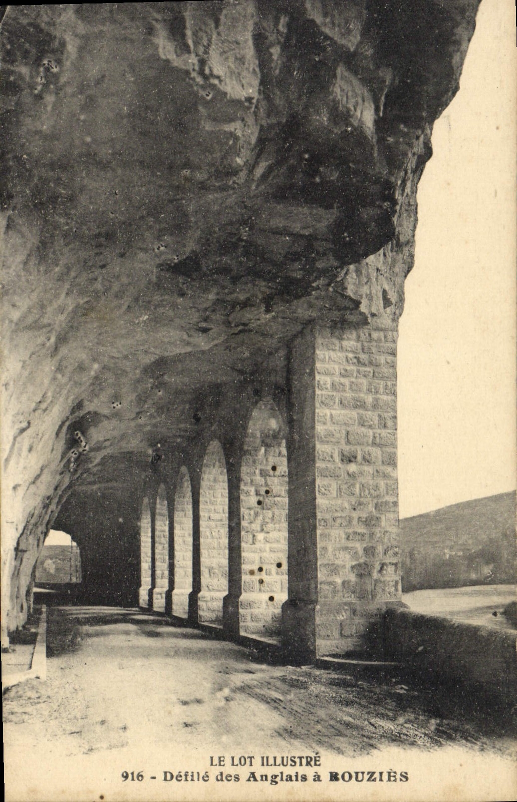 VINTAGE POSTCARD Defile of the English has Bouzies