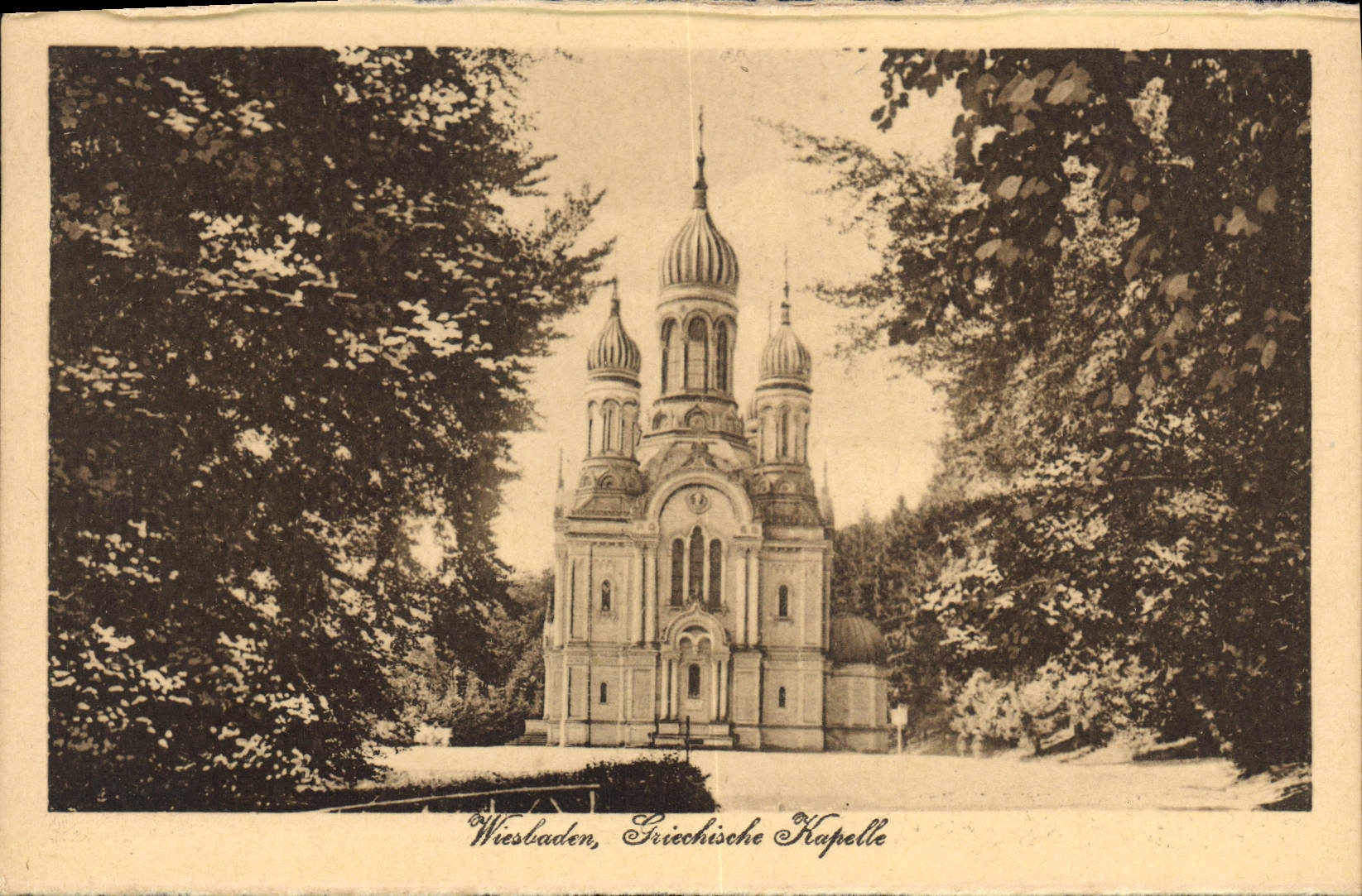VINTAGE POSTCARD Wiesbaden Grechische Kapelle