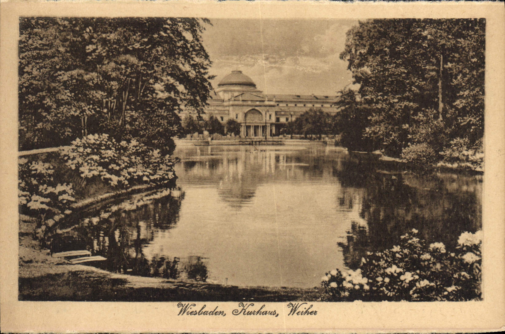 VINTAGE POSTCARD Wiesbaden Kurhaus weiher