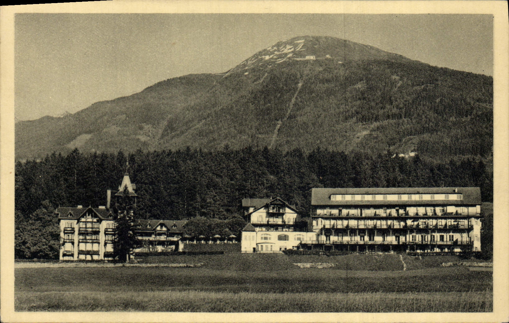 VINTAGE POSTCARD Hotel